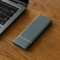 Unidad externa USB de aluminio cepillado — 500 GB de almacenamiento compacto