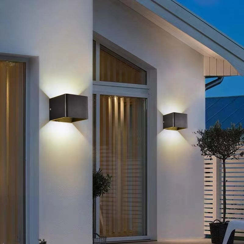 Kubisk Outdoor Wall Lamp With Adjustable Up And Down Light, LED IP65, Metal