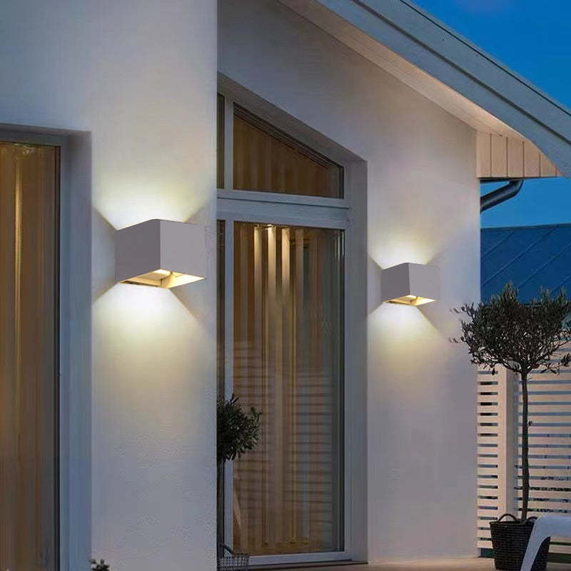 Kubisk Outdoor Wall Lamp With Adjustable Up And Down Light, LED IP65, Metal