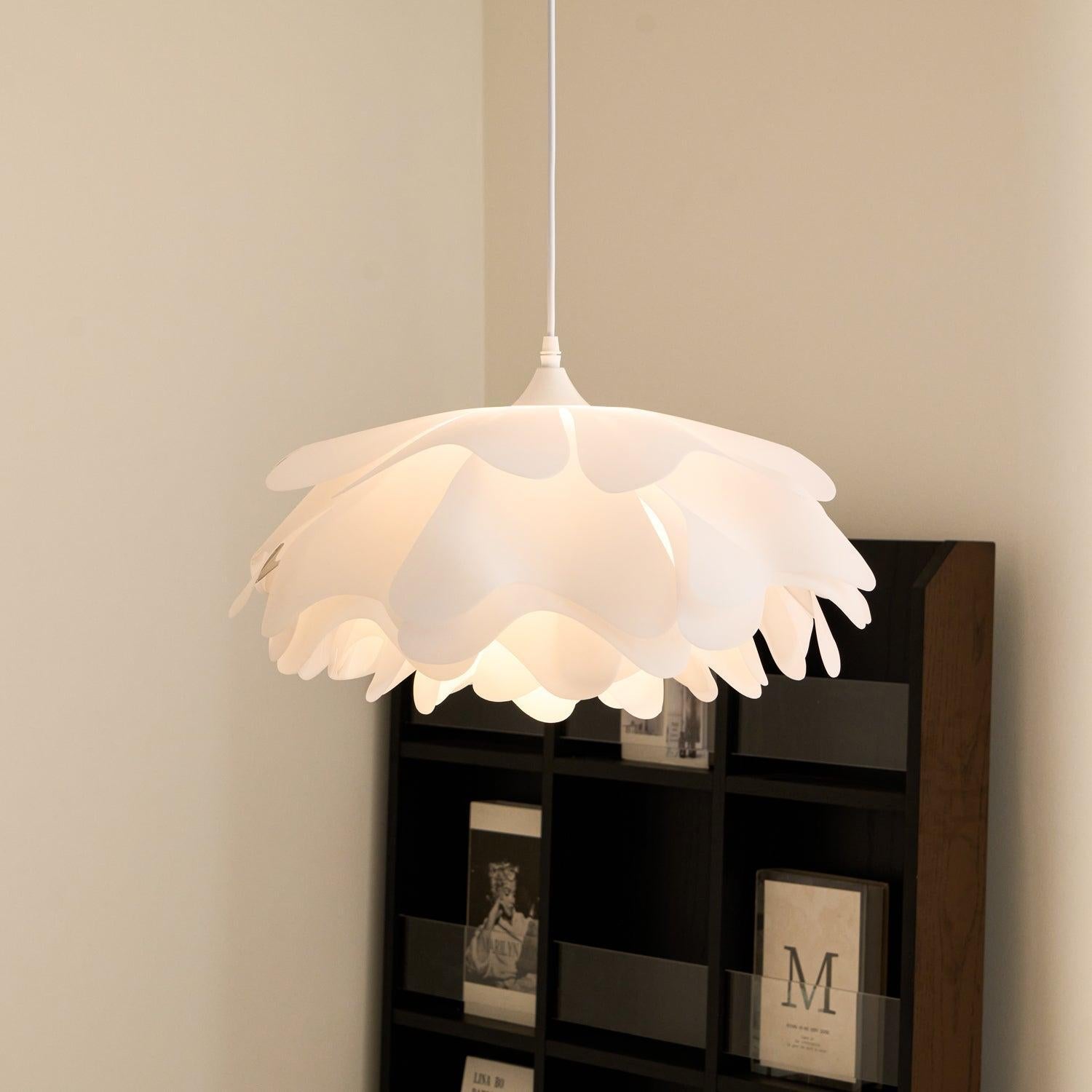 Suspension fleur en acrylique blanc avec hauteur réglable