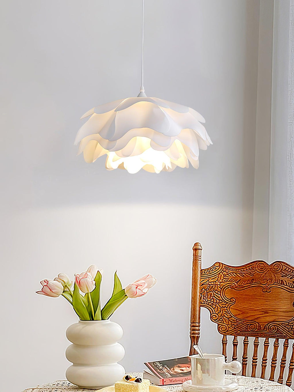 Suspension fleur en acrylique blanc avec hauteur réglable