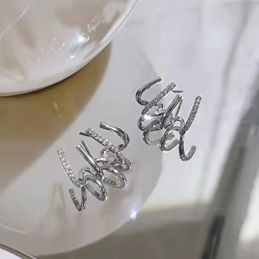 Ohrringe zum Muttertag – Geschenk, goldene Creolen, mehrlagiger minimalistischer Schmuck | Meowbutter