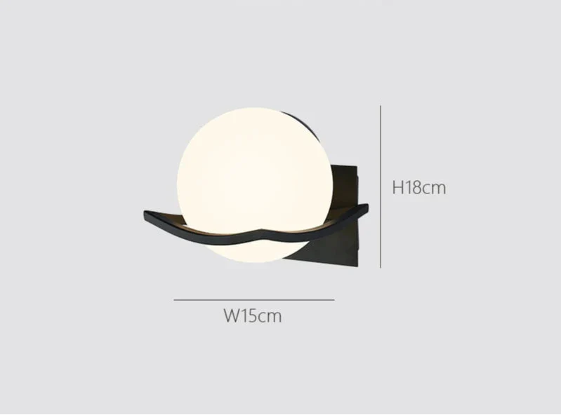 Lampada da parete Makar | Applique moderna con globo in vetro europeo | Meowbutter