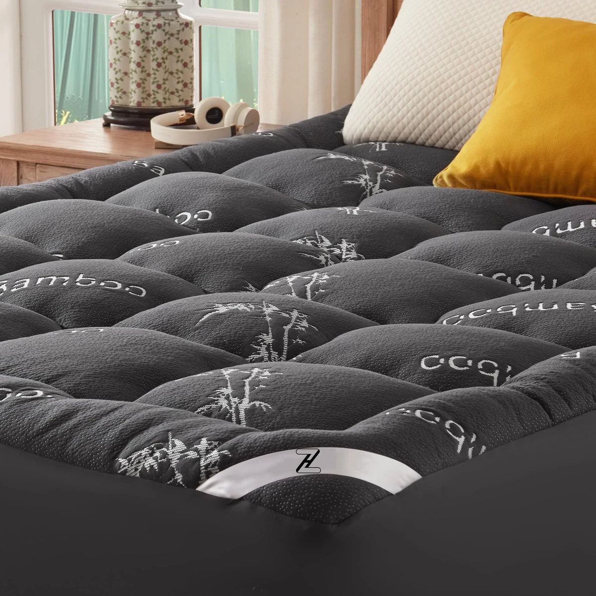 Pikowany ochraniacz na materac z kolekcji EcoComfort — bambusowa wiskoza, wodoodporny, oddychający