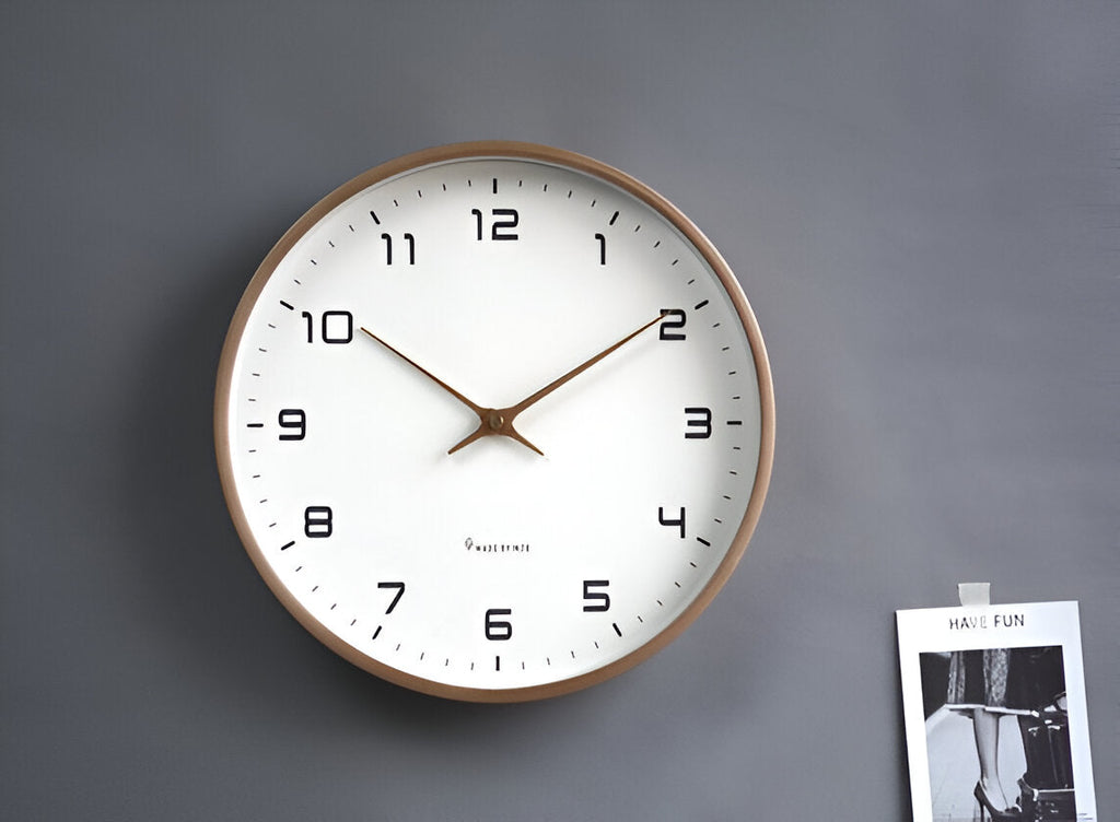 Severské nástěnné hodiny - rám z teplého dřeva, čistý skandinávský styl, průměr 30cm