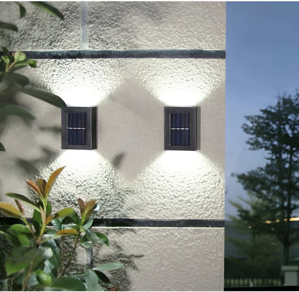 IP65-klassificeret solcelledrevet væglanterne med op- og nedadrettet belysning i art deco-stil