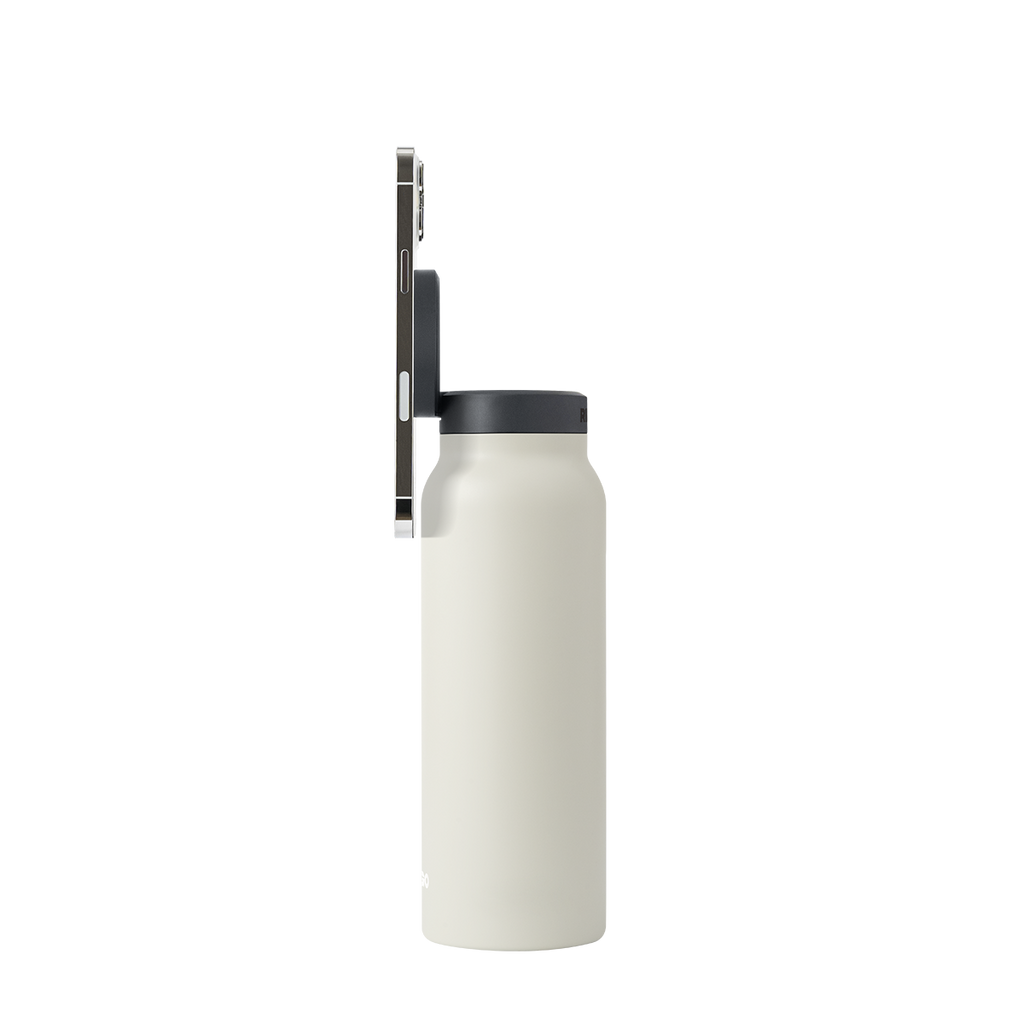 Water Bottle With Magnetic Lid And Phone Holder On The Go