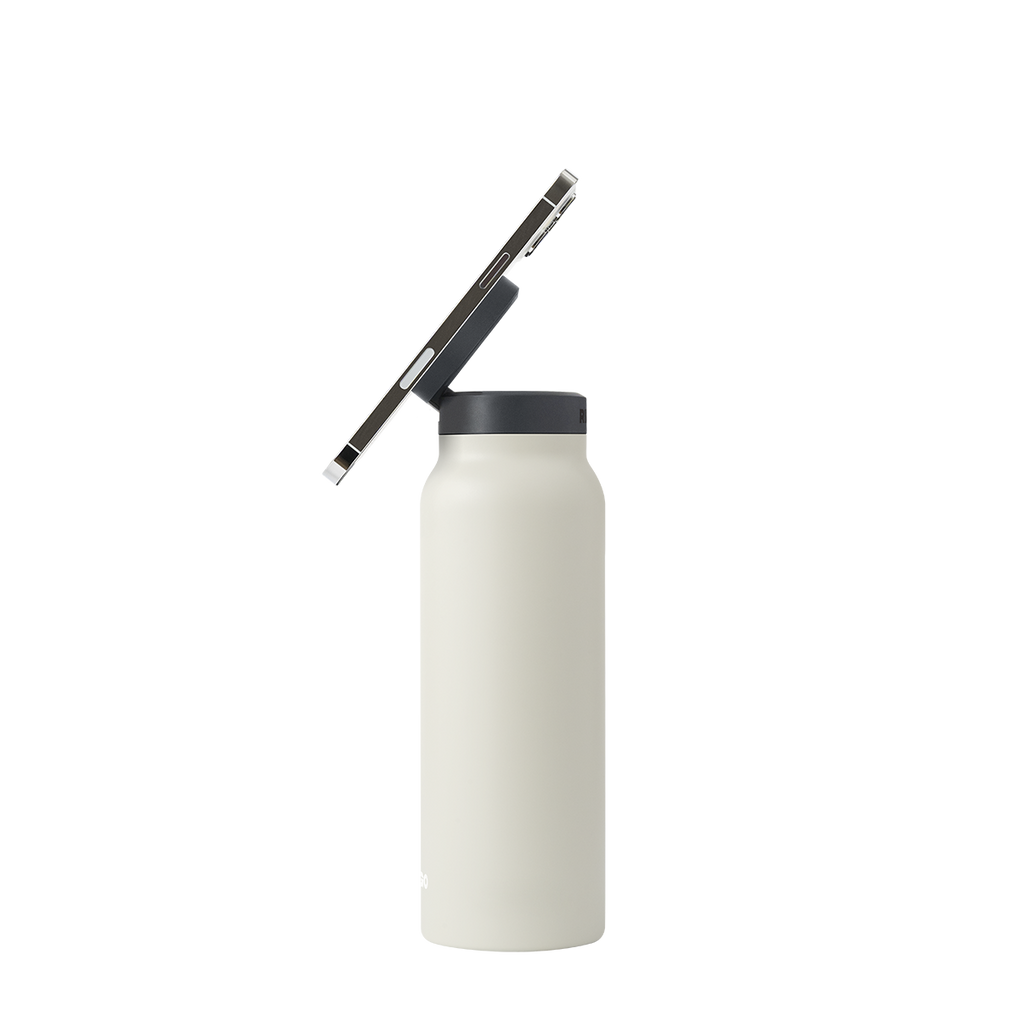 Water Bottle With Magnetic Lid And Phone Holder On The Go