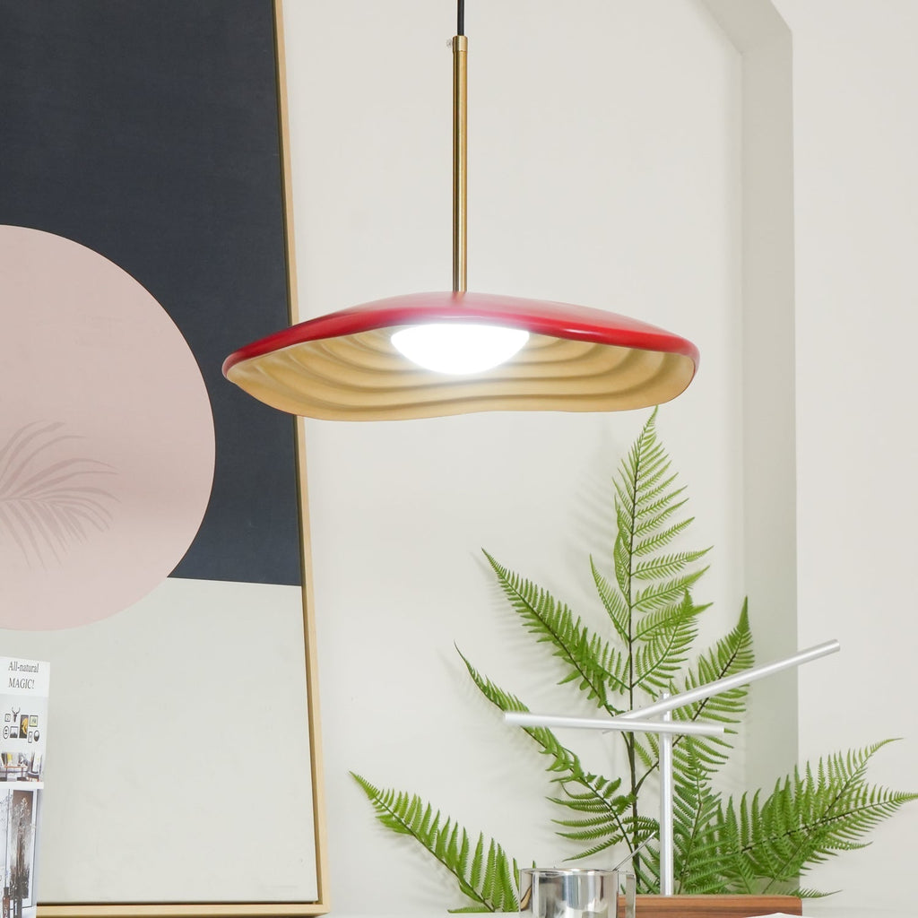 Japandi-stil pendel med integreret LED og justerbar højde