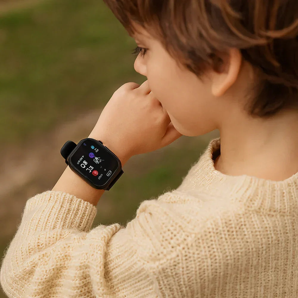 Kids 4G GPS Smartwatch — Touchscreen, Built-in Camera, IP67 Waterproof Tracker