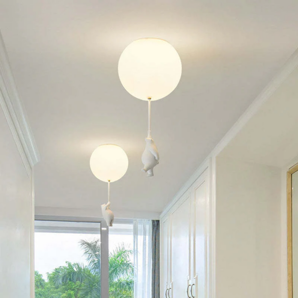 Lampada a sospensione da soffitto per cameretta AirBear — Dettaglio decorativo giocoso
