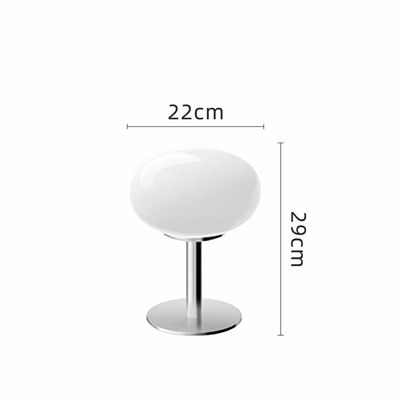 Stolní lampa ze skla v italském stylu — lesklé stínidlo ve tvaru vejce, stojan z leštěného chromu