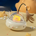 Automatická laserová hračka pro kočky a udice s peříčky — kompaktní design UFO