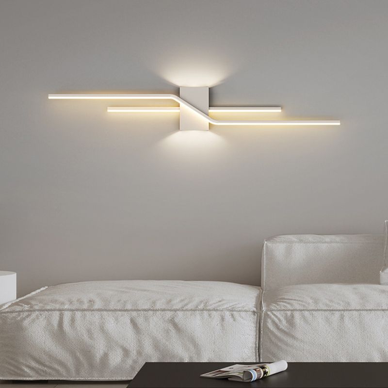 Linear LED Wall Light In Metal And Acrylic Minimalist Design