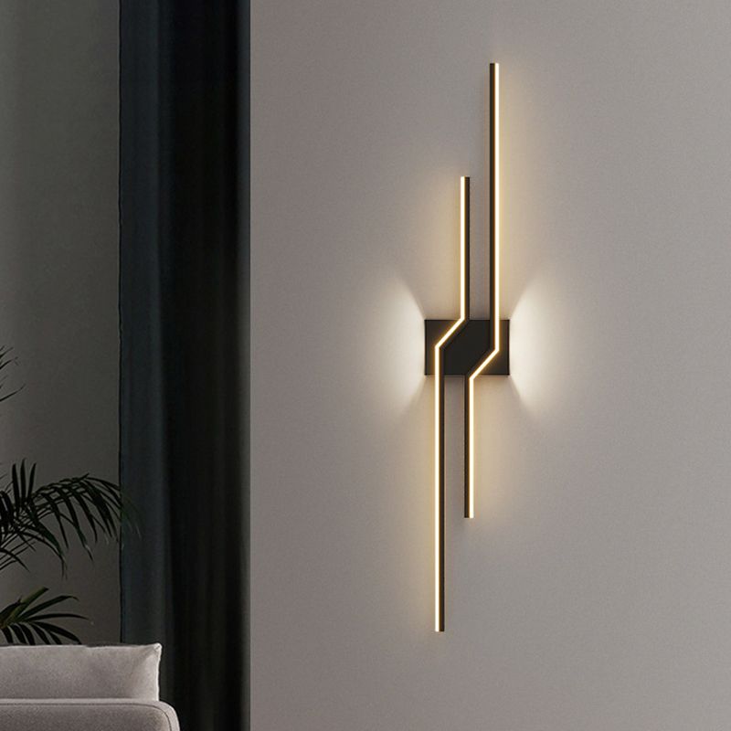 Linear LED Wall Light In Metal And Acrylic Minimalist Design