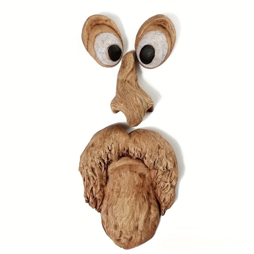 Adorno de cara de árbol caprichoso diseñado para aportar un carácter juguetón al exterior. | meowbutter