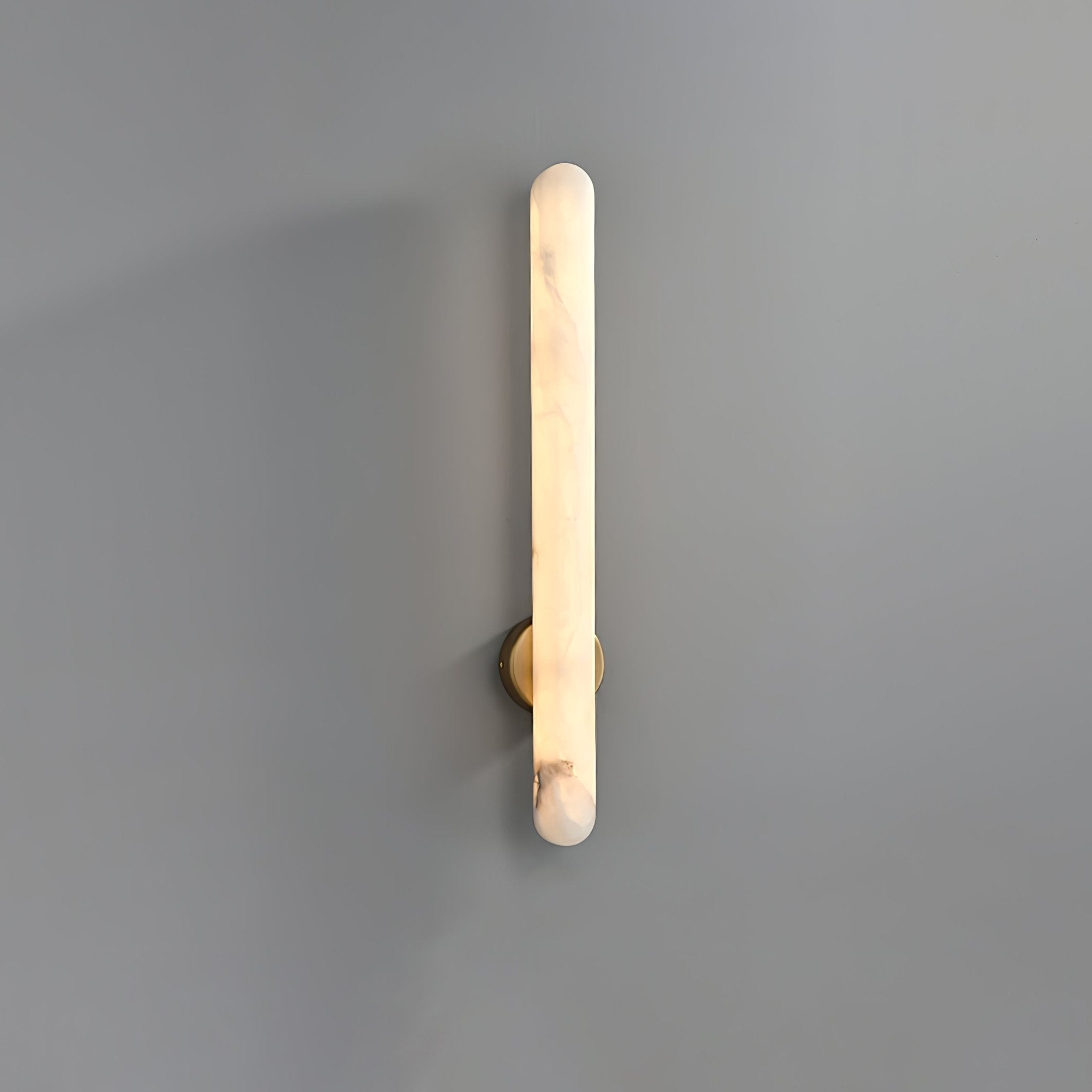 Aplique de pared elegante con LED de alabastro y acabado en latón