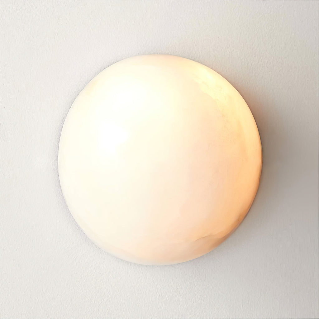 Alabaster minimalistisk væglampe med blødt skær og metalfinish