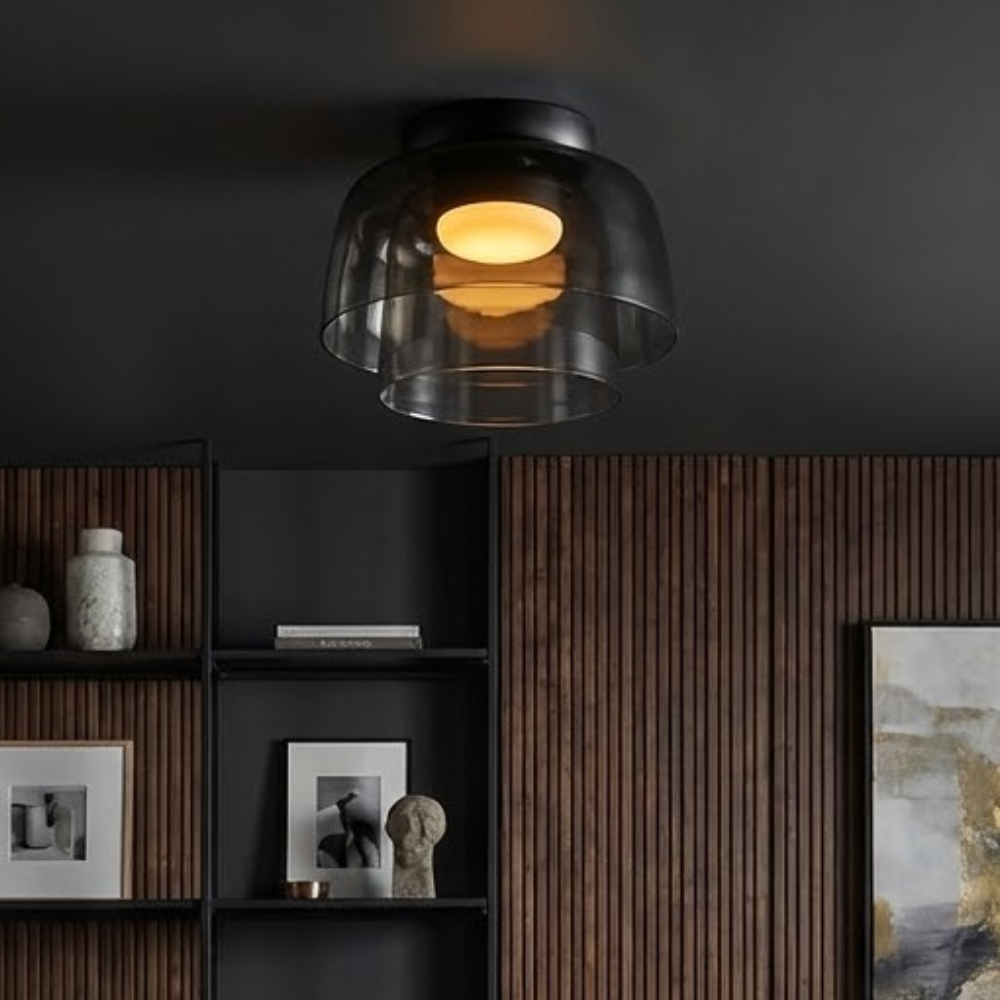 Røget glas loftslampe med integreret LED i minimalistisk stil