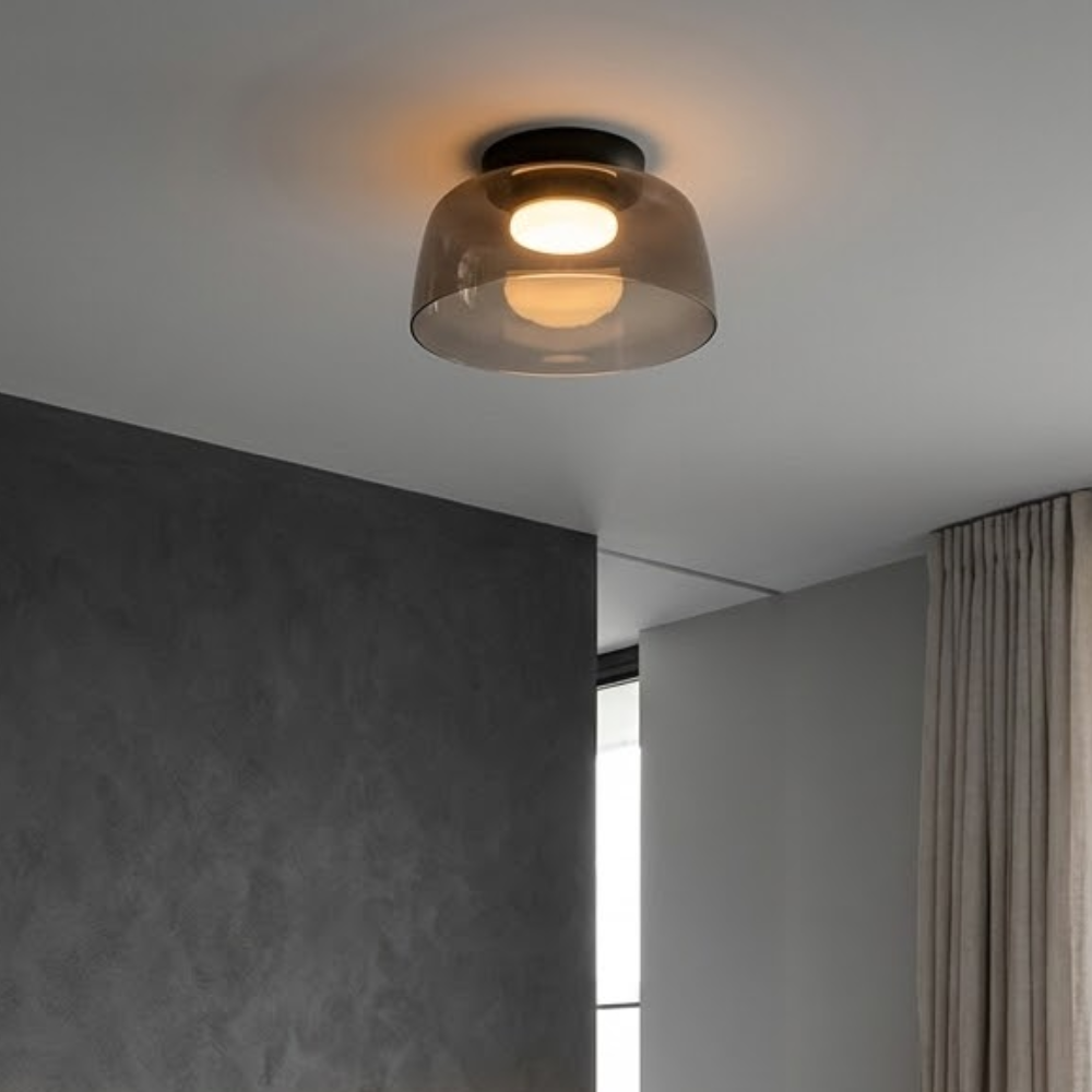 Røget glas loftslampe med integreret LED i minimalistisk stil