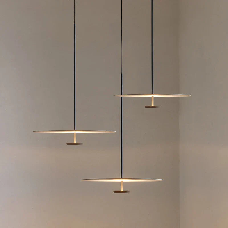 Obloukové závěsné svítidlo — elegantní prstencový design, minimalistické stropní svítidlo