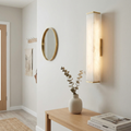 Applique da parete in ottone con LED e paralume in alabastro per interni moderni