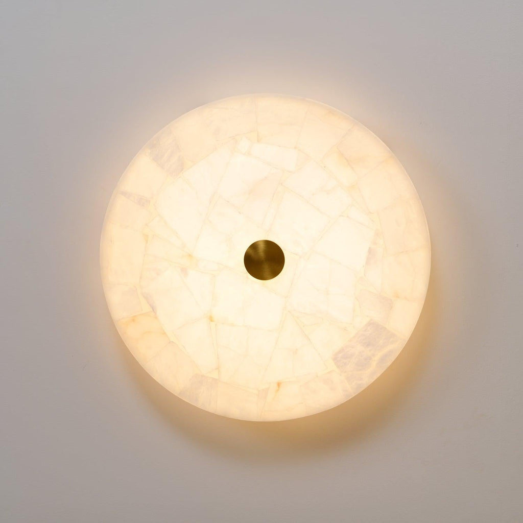 Elegancka lampa sufitowa Alabaster z białym i złotym wykończeniem