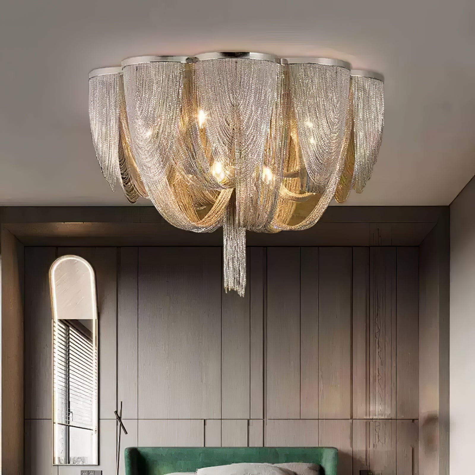 Lámpara de techo elegante con diseño de cadena metálica sofisticada