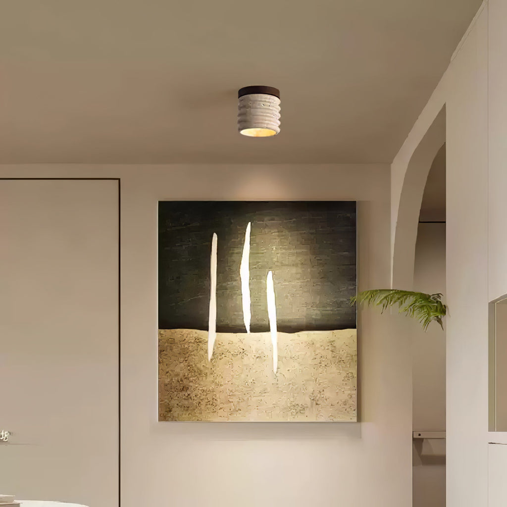 Moderní stropní svítidlo s texturou žlutého travertinu
