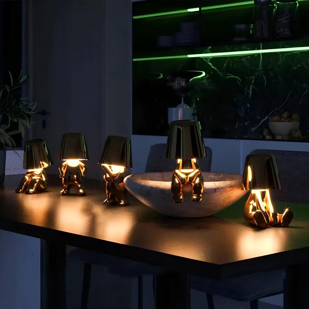 Trådlampet bordlampe med frostet glasskjerm til hjemmets atmosfære