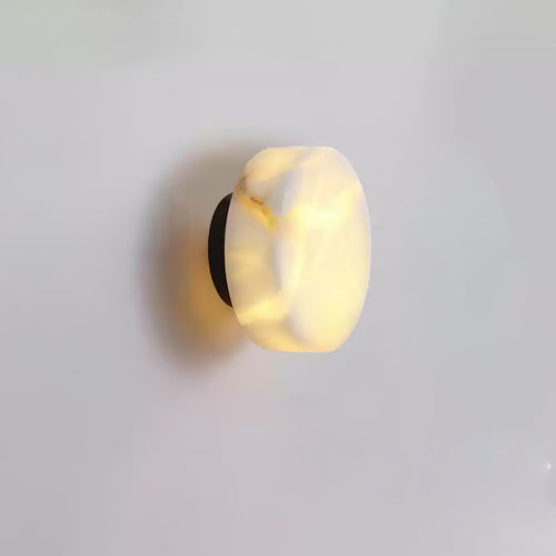 Moderní válcové nástěnné svítidlo s alabastrovým povrchem a LED diodami