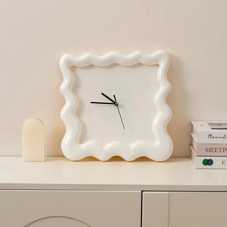 Minimalistische wandklok met geruisloze beweging voor moderne woondecoratie