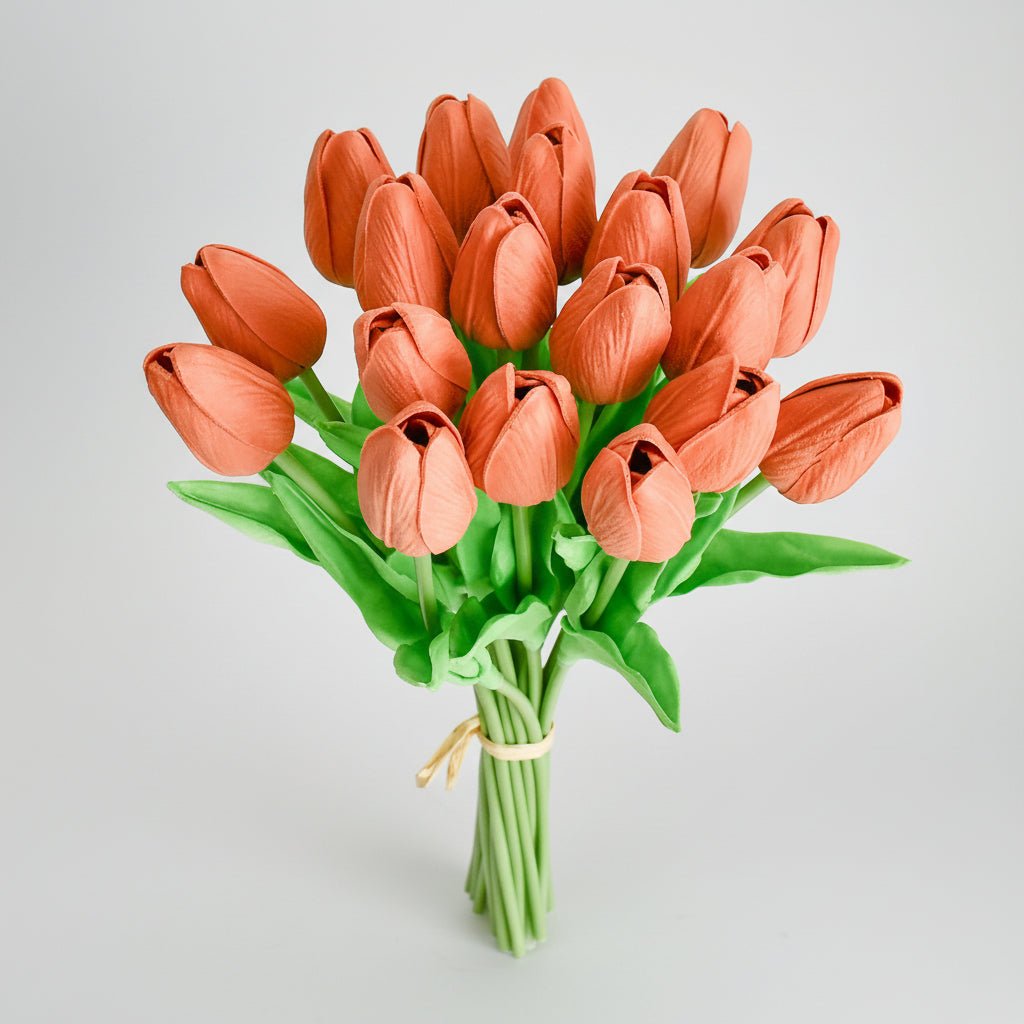 Tulipas com toque realista — ramo do Dia da Mãe com caules de PU