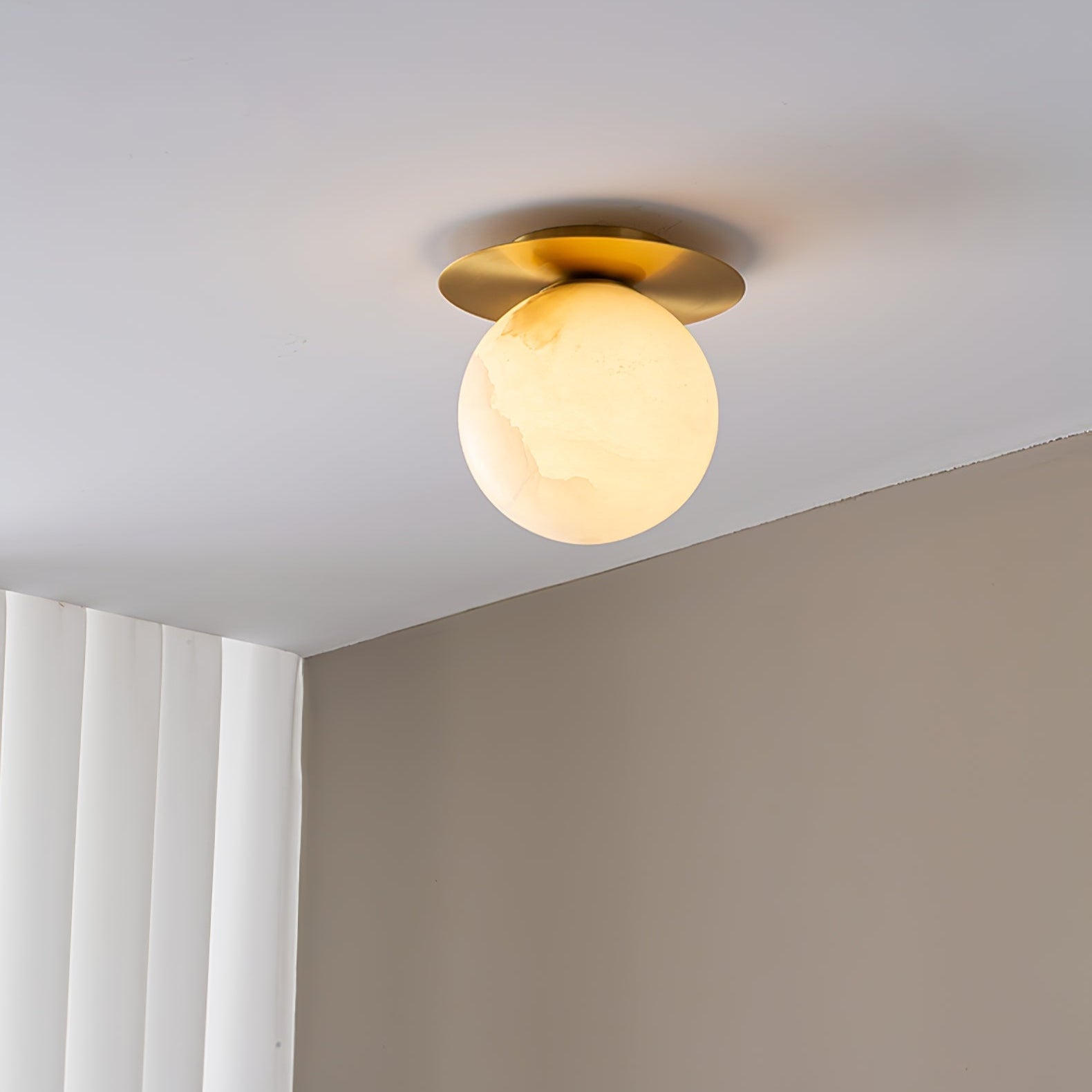Alabaster Nordic Wall Light for Elegant Indoor Illumination