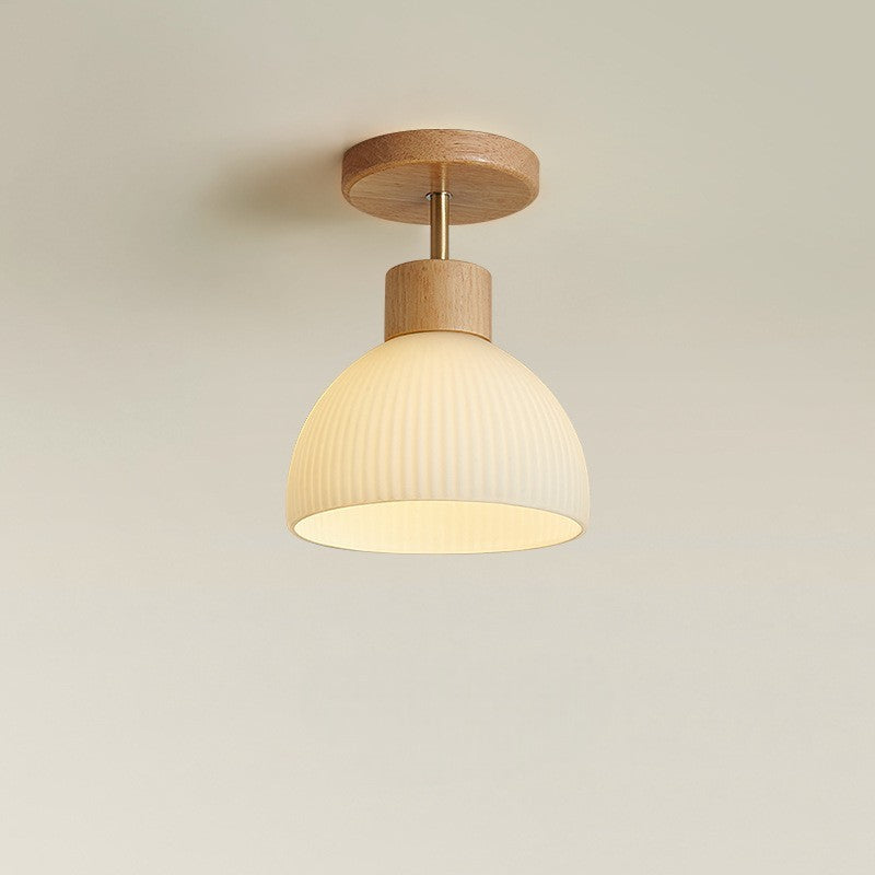 Lampa sufitowa LED Ailse z matowego szkła i naturalnego drewna — żelazna rama