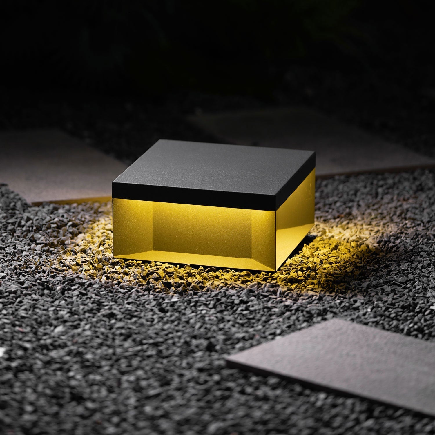 IP65 vandtæt udendørs postlanterne med sort finish og integreret LED