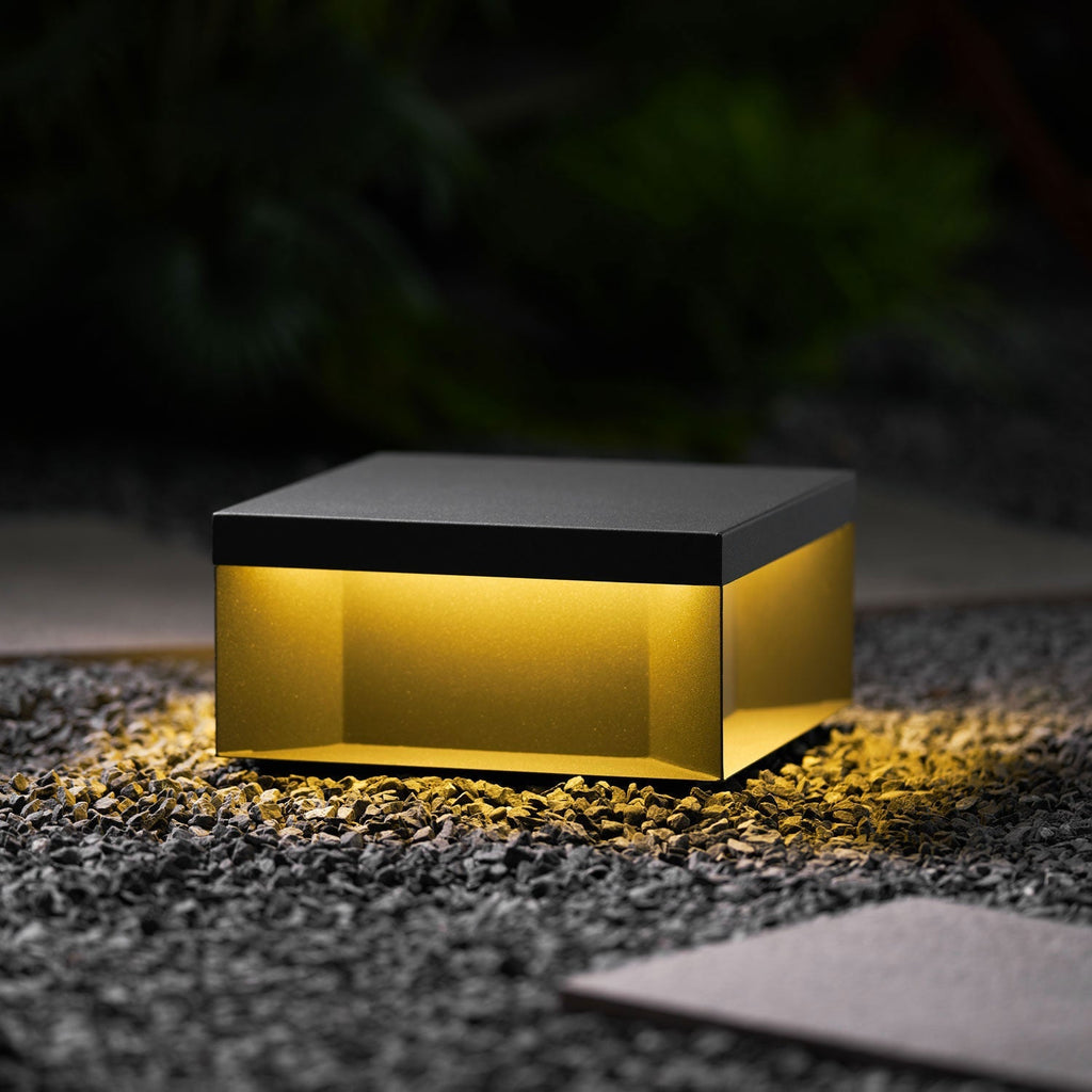 IP65 vandtæt udendørs postlanterne med sort finish og integreret LED