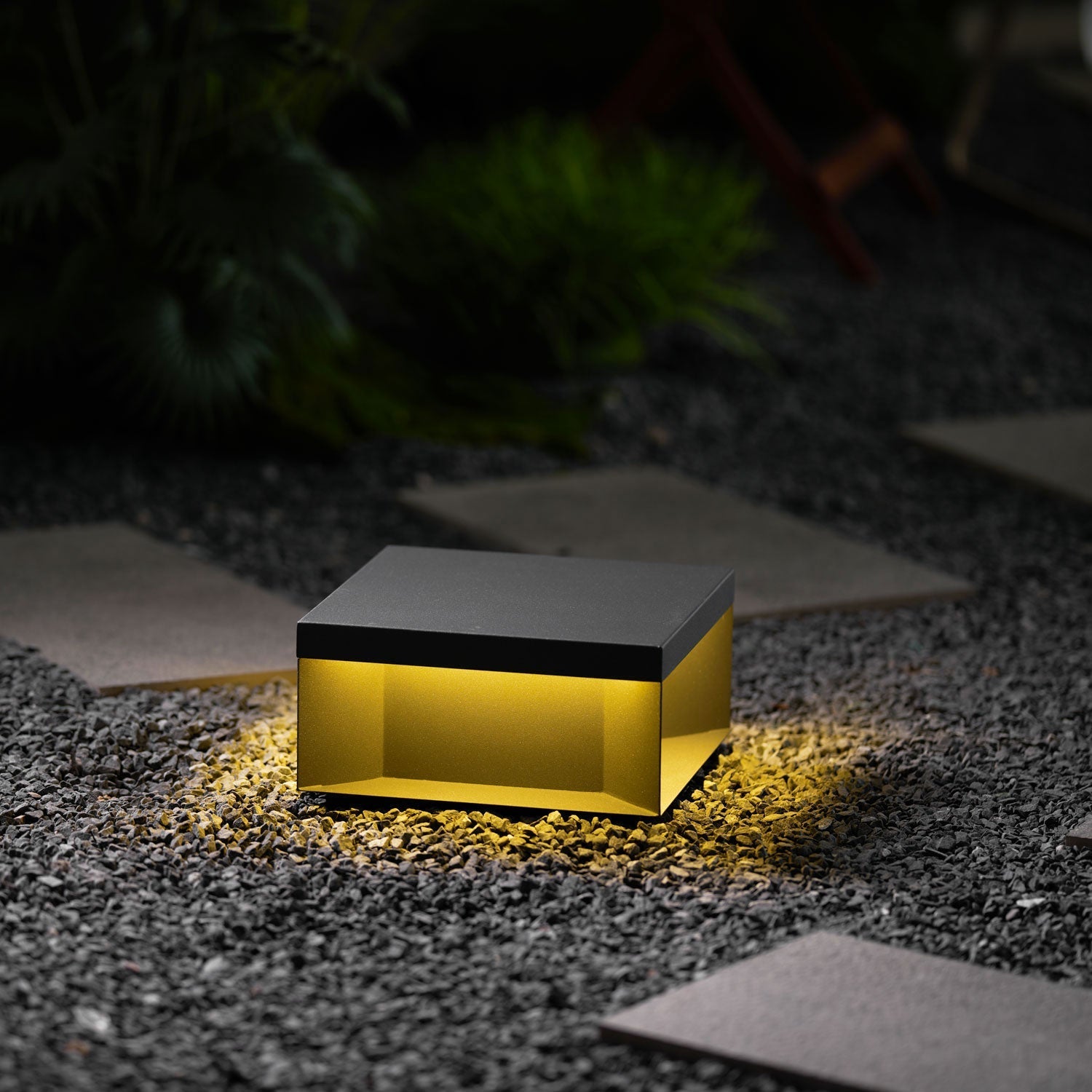 IP65 vandtæt udendørs postlanterne med sort finish og integreret LED