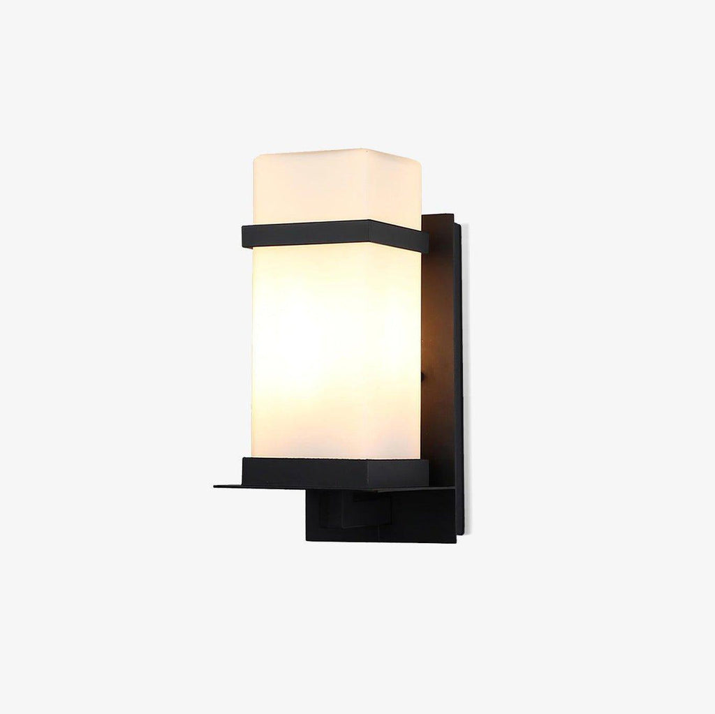 Luce da esterno impermeabile IP65 con paralume in vetro e struttura in metallo