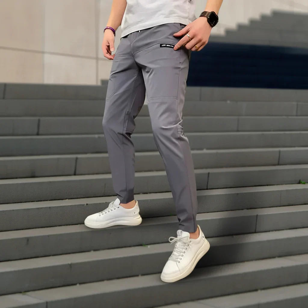 Férfi slim fit cargo nadrág — több zsebbel és rugalmas anyagból