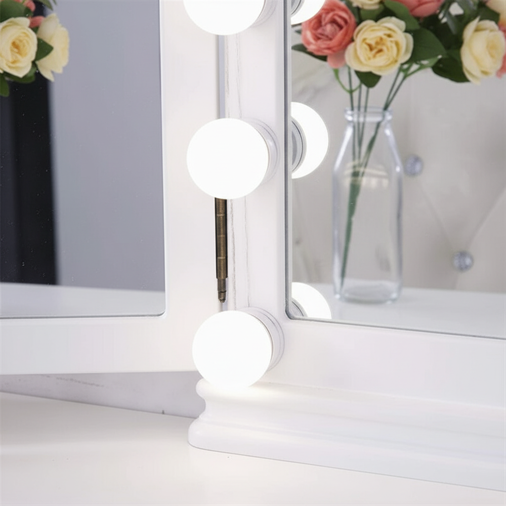 LuxeLumina spegellampa med PVC-hölje — dimbar LED-belysning