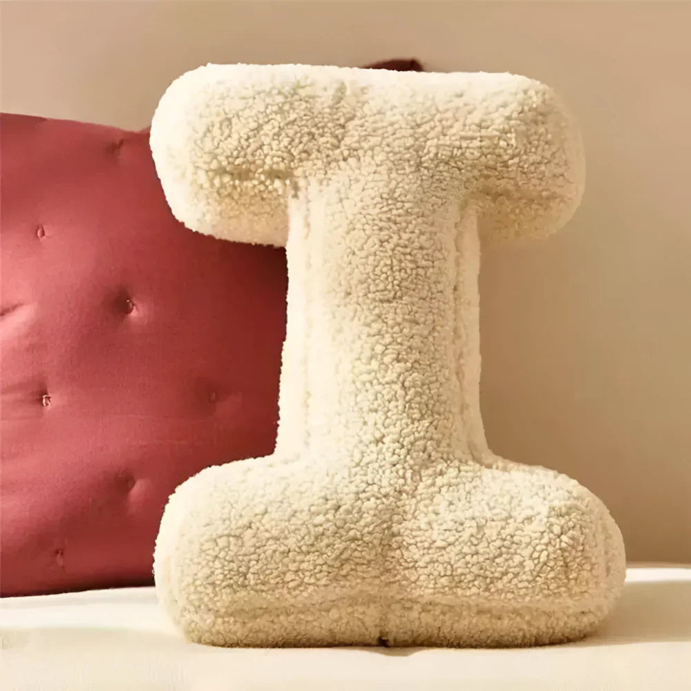 وسادة بحرف أبجدي — وسادة مخملية كبيرة الحجم، 38 x 30 cm