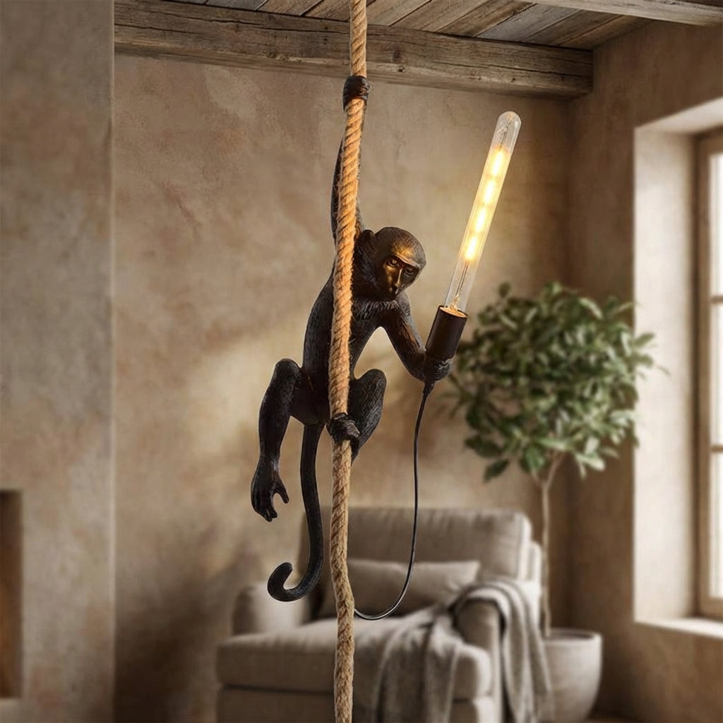 LuminMonkey skulpturell ape-pendellampe — varmt lys