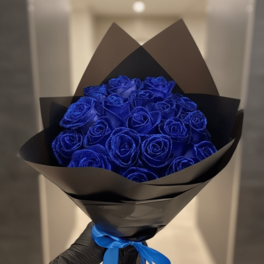 Romantisches dekoratives Geschenkdesign mit Glitzerrosen | meowbutter