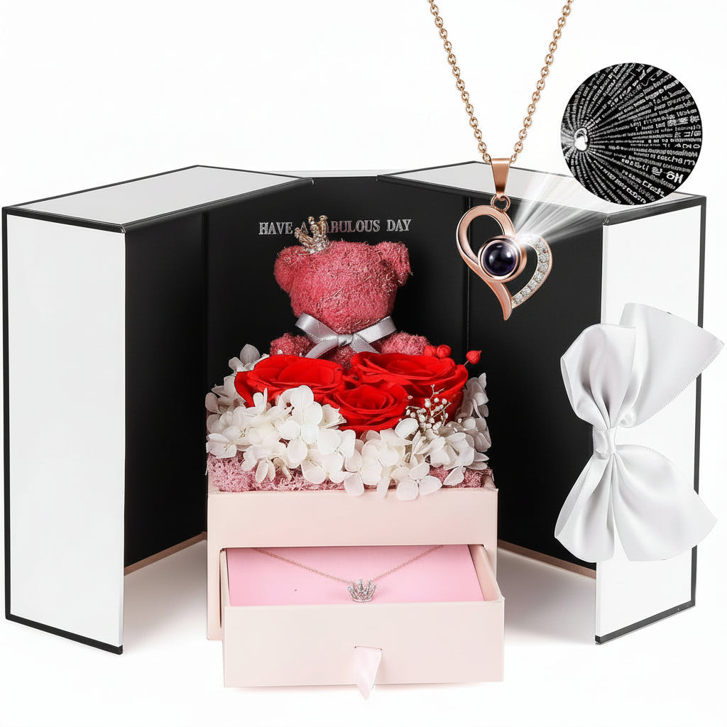 Geschenkbox mit konservierter Rose – Herzeinsatz zur Präsentation und versteckter Halskette