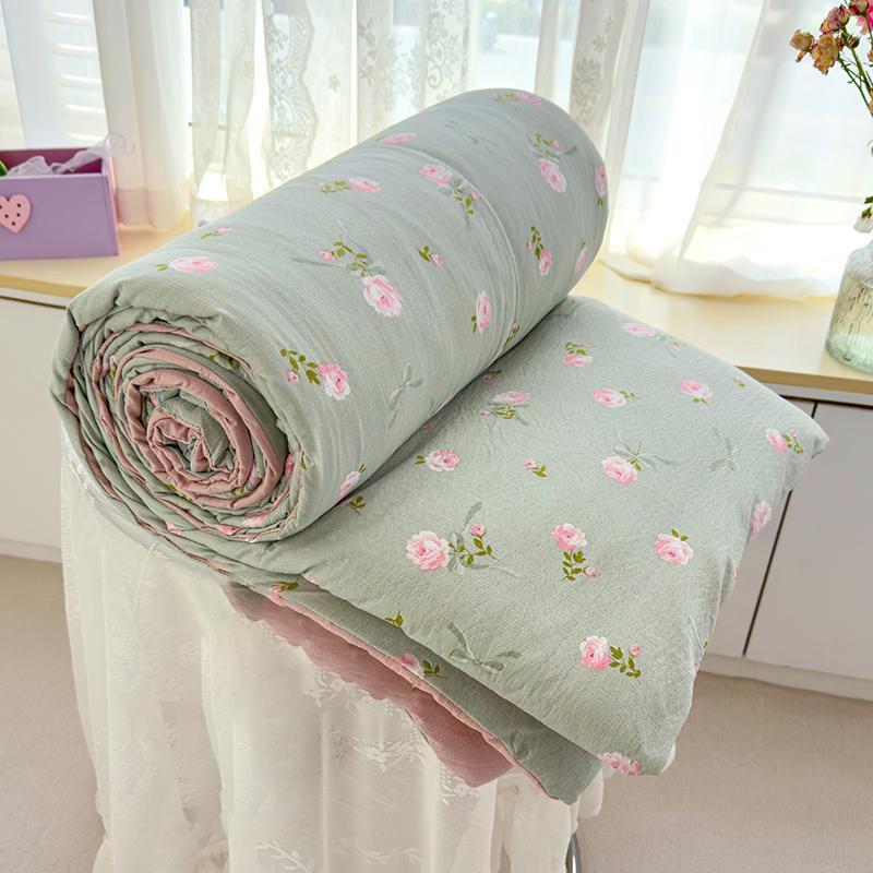 Rose Blanket With Floral Print For Elegant Bedroom Decor