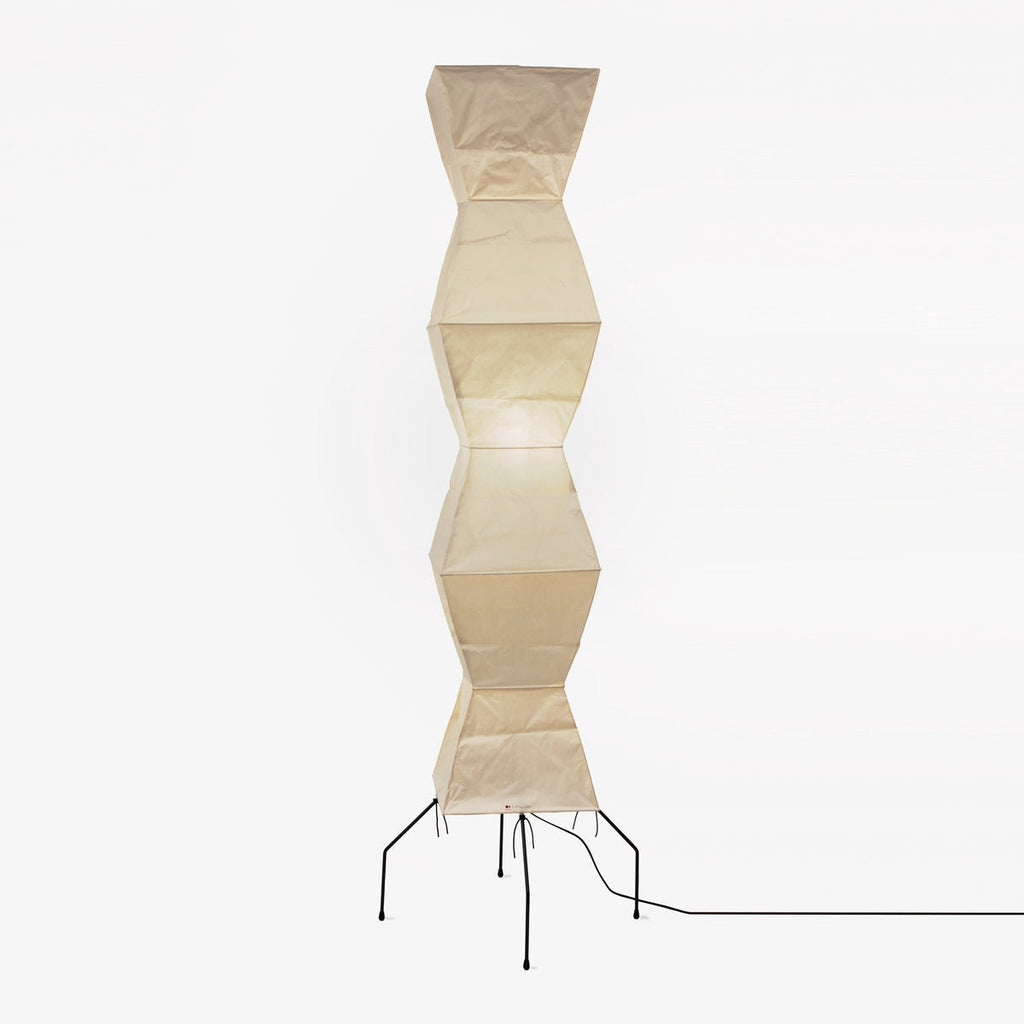 Hikari rispapirlampe på tripod til Japandi stue
