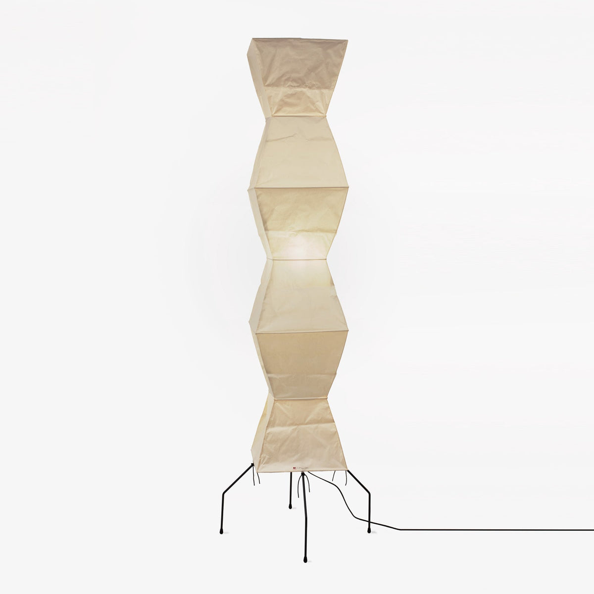 Hikari rispapirlampe på tripod til Japandi stue