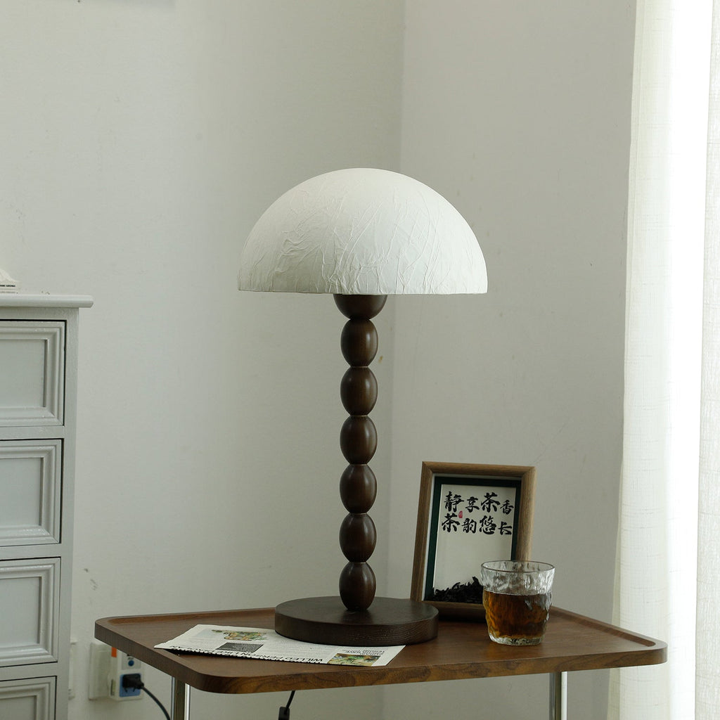 Japandi-Stil Reispapierlampe mit Perlenverziertem Walnussholzfuß und Kuppelschirm