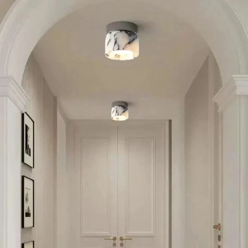 Nordische zylindrische LED-Deckenleuchte aus Marmor | meowbutter